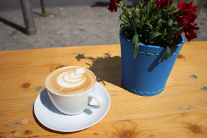 Jeden Mittwoch und Samstag sorgt Thorsten Imbusch mit seinem Bremer Straßencafé auf dem Delmemarkt für leckeren Kaffee