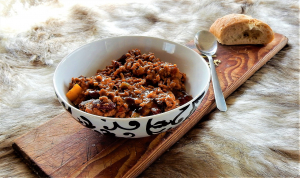 Chili con Carne mit Brot